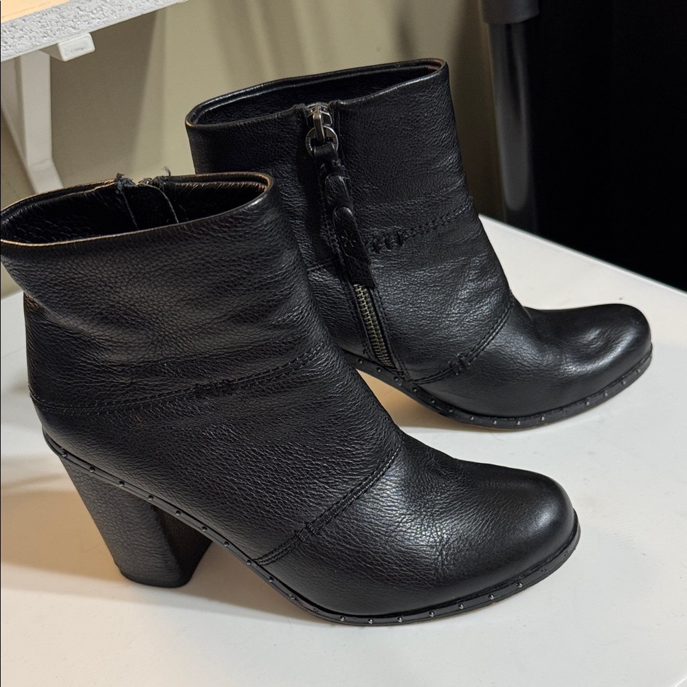 Splendid Black 3.5” Heel Side Zip Boots Size 8